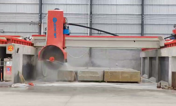 Đối với xử lý đá nhập khẩu có giá trị cao, cưa cầu chính xác 0,01mm đảm bảo độ dày thanh không lệch
